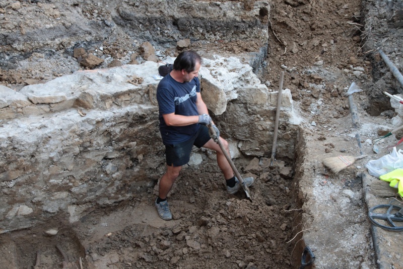 Novinky / Vzácna kaplnka aj nálezy z praveku: Pri Ružičkovom dome našli významné archeologické objavy - foto