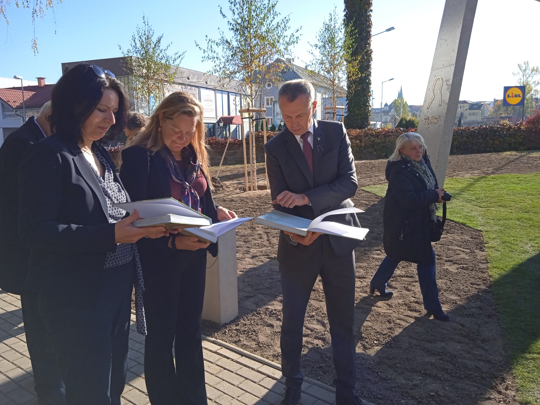 Knižka Parky v Žiline, ktorej vznik sme podporili, je na svete